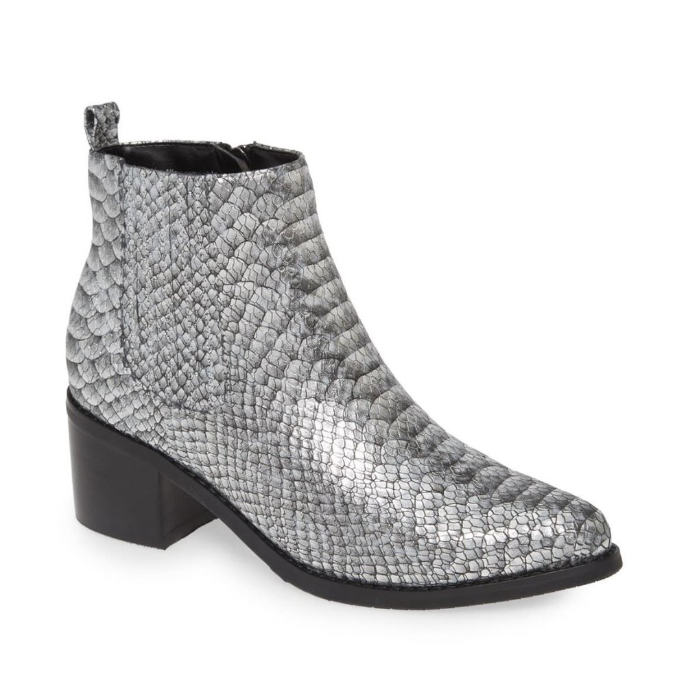 Blondo Elvina Waterproof Bootie 7.5. Narrow at toe